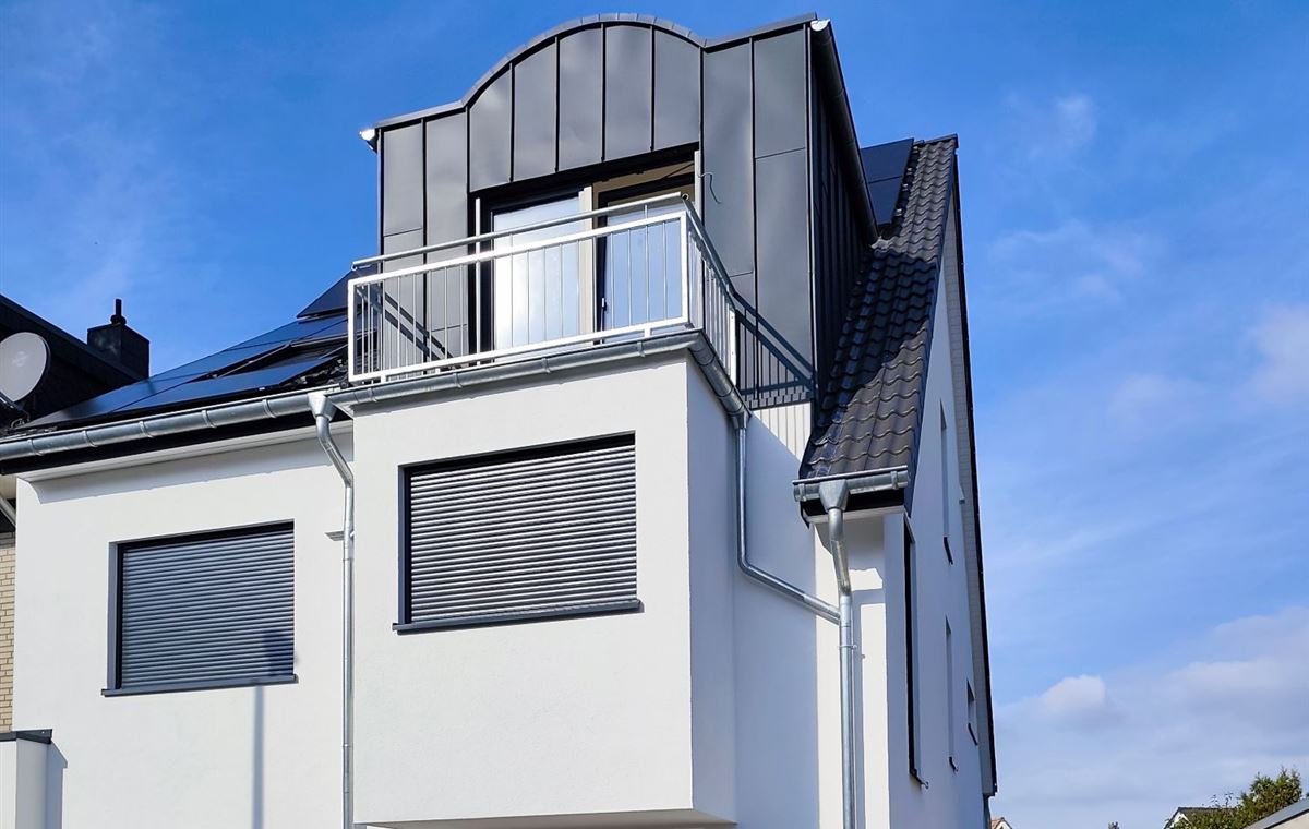 Neubau mit Gaube und Photovoltaik, Elektroinstallation durch Elektrotechnik Paulus